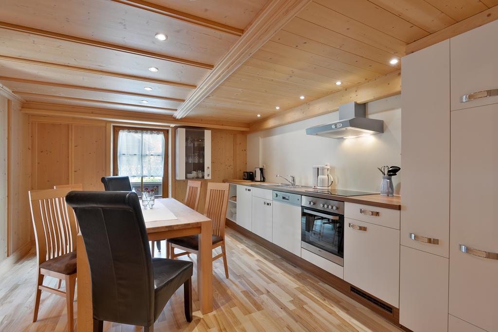 Ferienwohnungen-Gaestehaus Altginzling Værelse billede